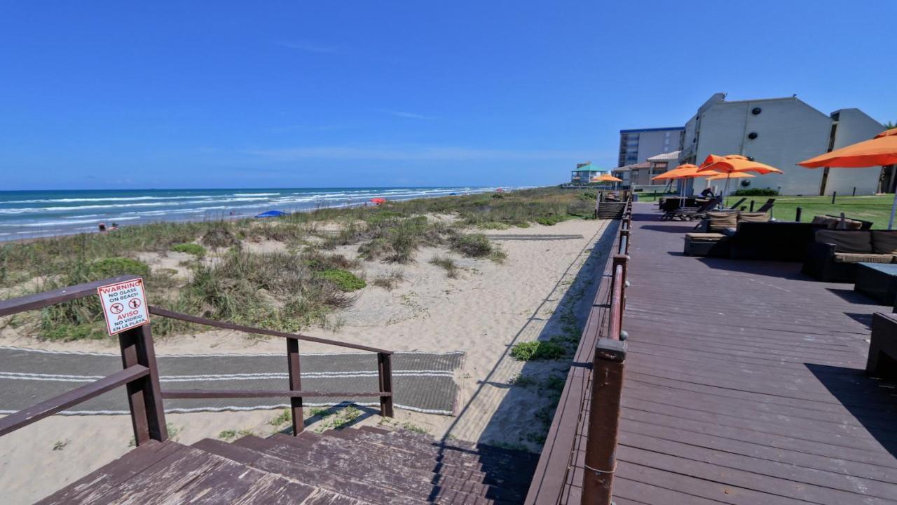 Steps To The Pool & Beach Beautiful Beachfront Resort, Shared Poolsサウス・パドリー・アイランド エクステリア 写真